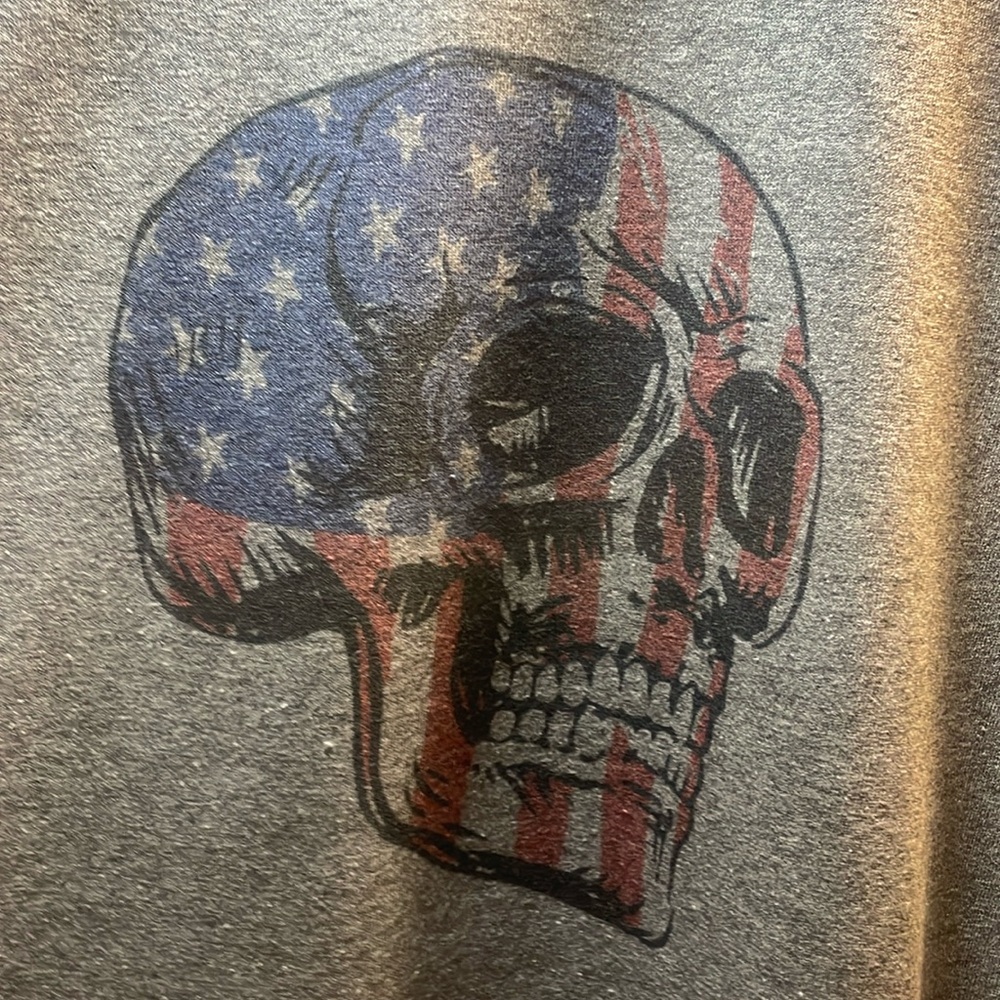 Men’s Flag Skull Tee